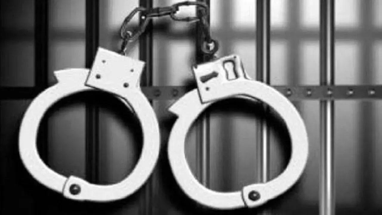 Maharashtra: Two cops held for taking bribe in Palghar